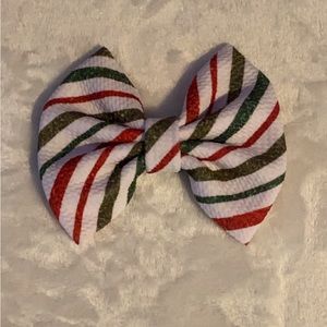 Clip on bow